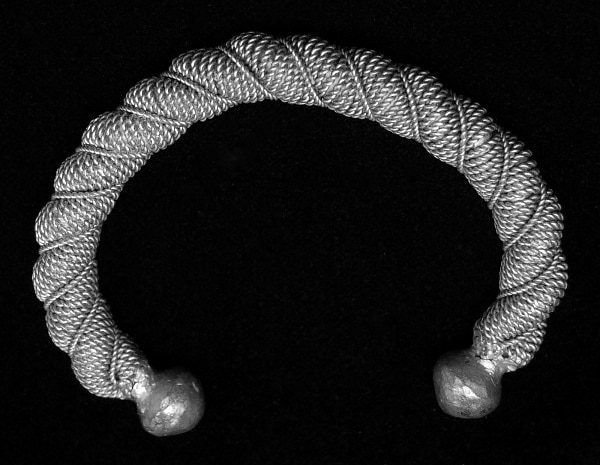 Black and white image of senegalese twisted fold bracelet from 11th and 12th century.