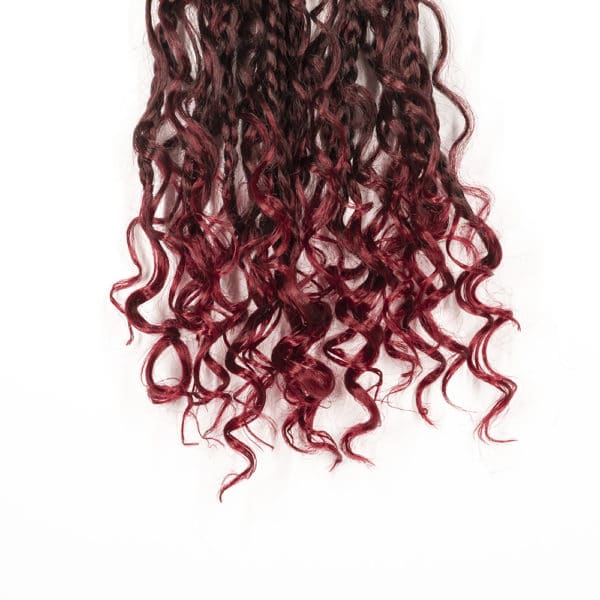 Close up hair tips of river box braids in 14 inches with burgundy hair color